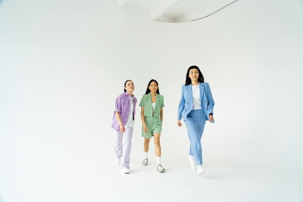 Elevate your british spring style: the ultimate guide to chic and functional raincoats